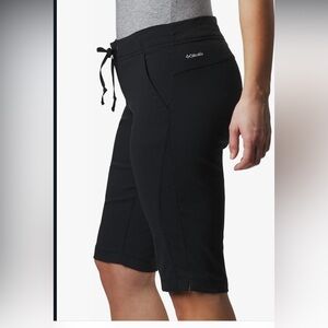 Columbia Women's Anytime Outdoor Black Bermuda Shorts With Pockets